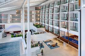 Newport Marriott lobby